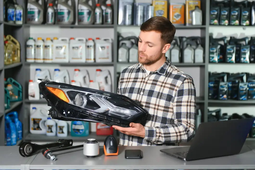 Venta y comercialización de vehículos y autopartes - Ingeniería Automotriz UIDE Ecuador