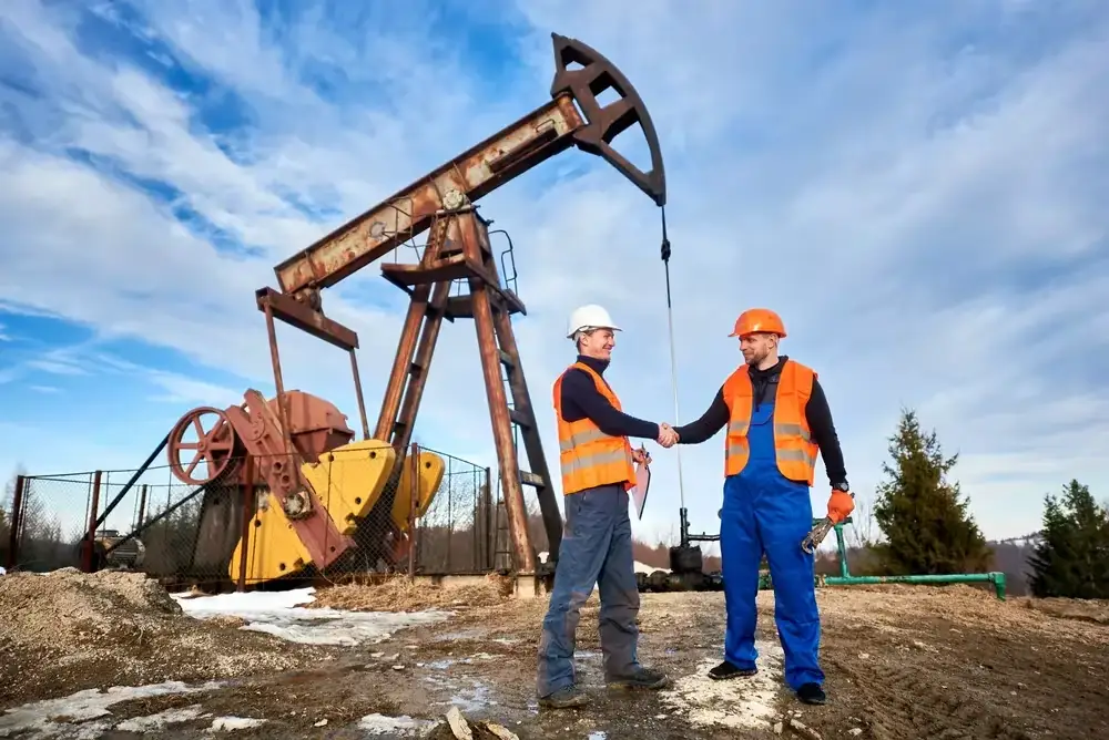 Empresas petroleras - Ingeniería Automotriz UIDE Ecuador