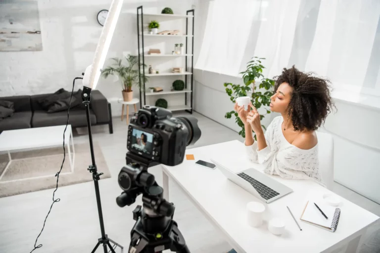 Creador y productor de contenidos audiovisualesKey account manager - comunicación y medios digitales