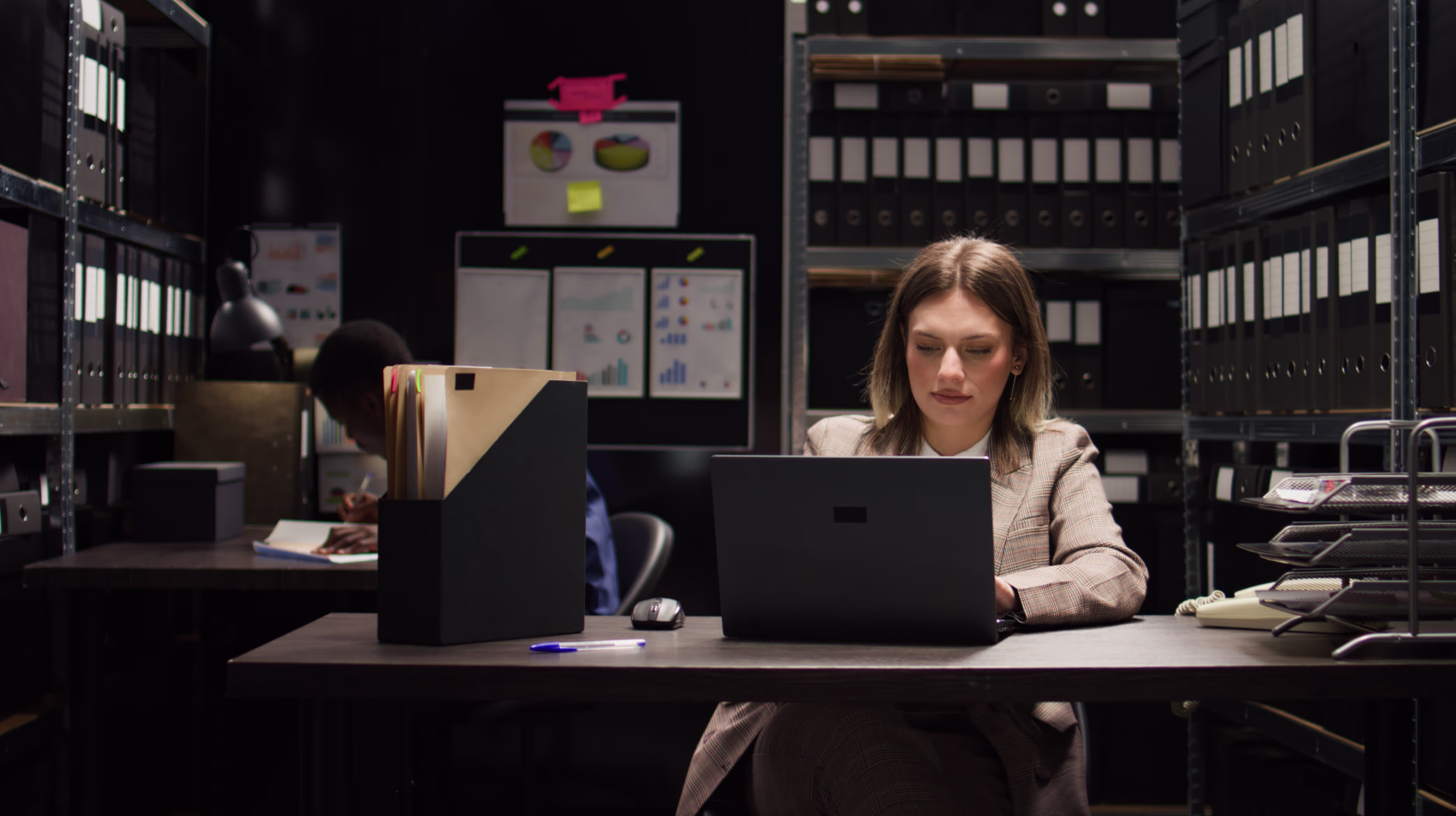 aprovecha la comodidad del aprendizaje en línea con la maestría en criminalística online