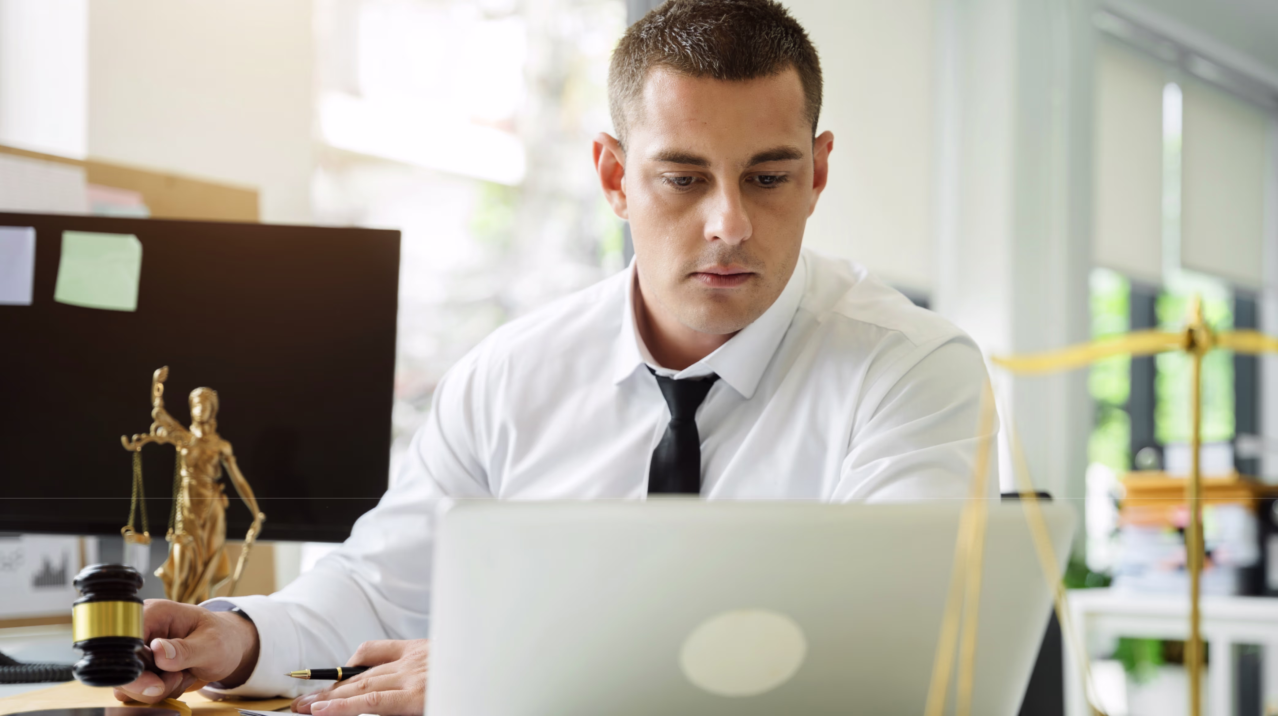 derecho digital en ecuador impulsa tu carrera jurídica en el entorno tecnológico