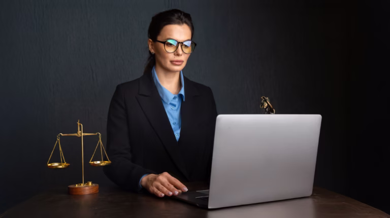 estudia una maestría en derecho digital y lidera la transformación jurídica